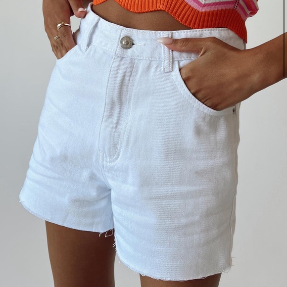 Princess Polly White Shorts - Picture 1 of 1